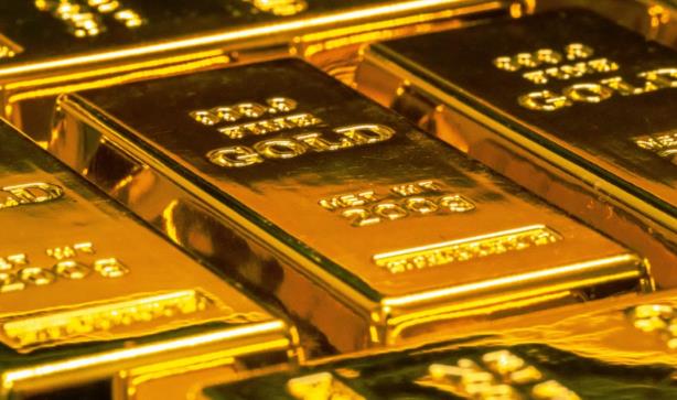 Gold prices recover from 10-day low as dollar weakens