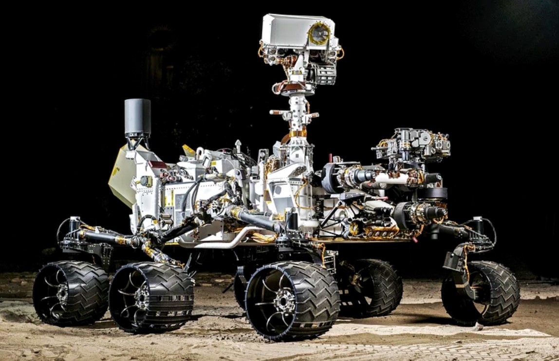 ESA’s Modular Rover Could Be a Science Lab or a Tiny Bulldozer on the Moon