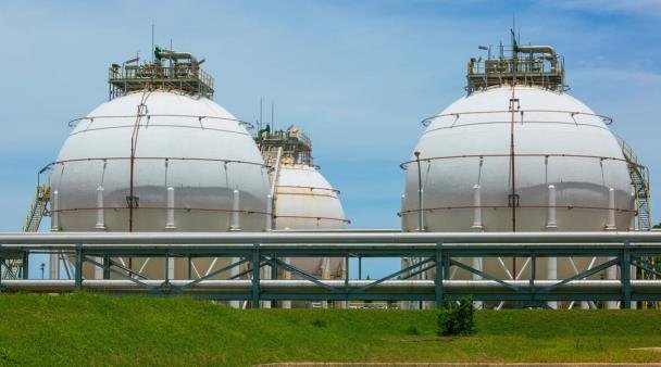 Natural Gas Price Remains Under Pressure Despite Bullish Outlook