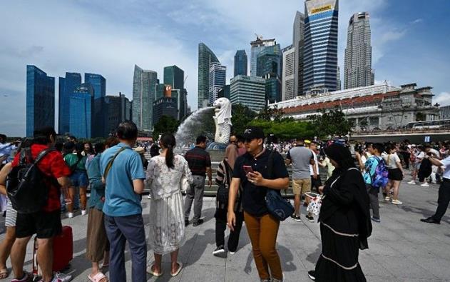 Singapore Cuts 2023 Growth Outlook Due to Weak Global Demand