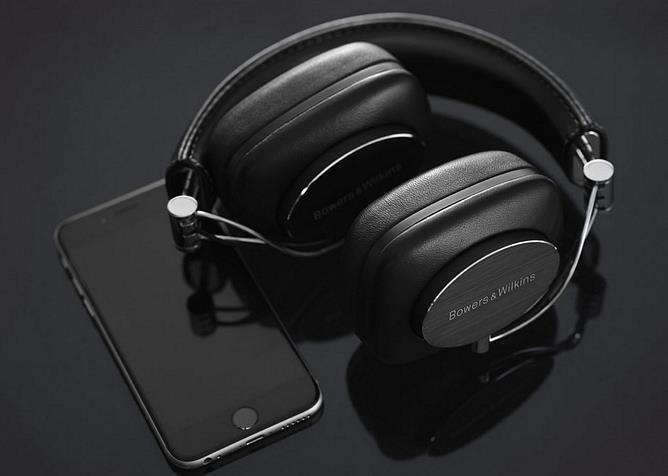 Bowers & Wilkins Introduces New Wireless Headphones with Monochromatic Design