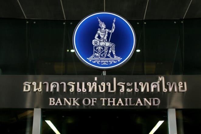 Thailand’s central bank pauses rate hikes amid low inflation and weak growth
