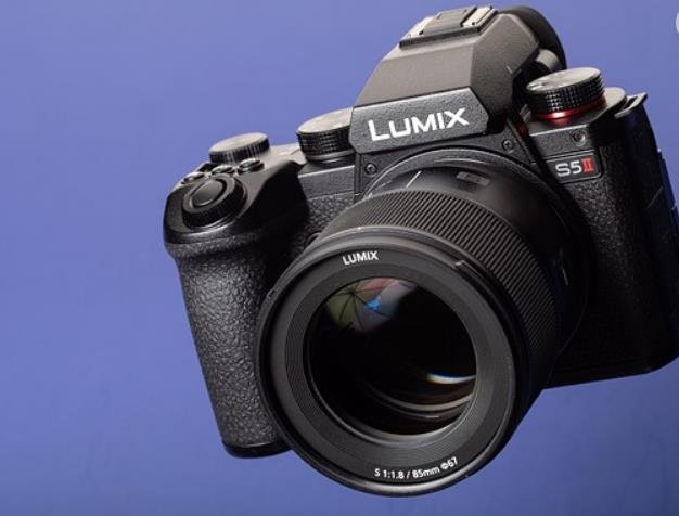 Panasonic S5 II and S5 IIx: The New Full-Frame Mirrorless Cameras with PDAF