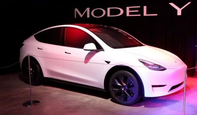 Tesla’s Price Cuts May Hurt Its Earnings, Analyst Warns