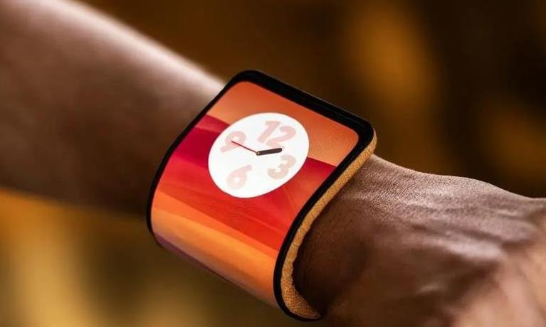 Motorola’s New Phone Concept Can Bend and Wrap Around Your Wrist