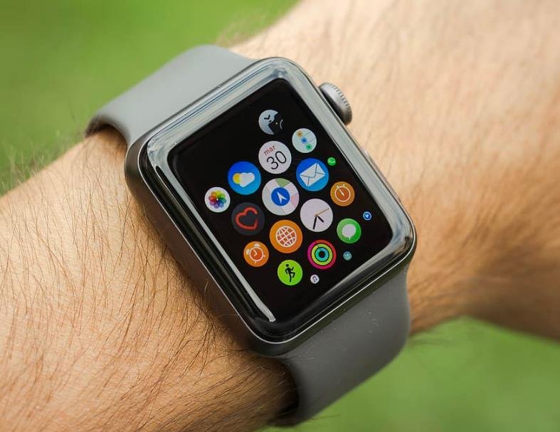 Apple Watch SE 2: A Budget-Friendly Smartwatch with a New Processor and Car-Crash Detection