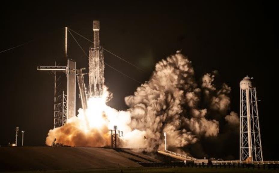 SpaceX Falcon Heavy rocket successfully launches after multiple delays