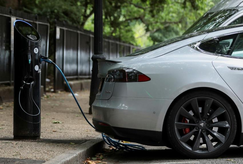 Australia’s EV charging network expands rapidly as sales soar