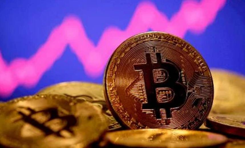 Bitcoin Loses Momentum After Historic ETF Launch