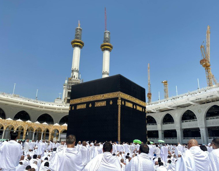 2025 hajj nigeria saudi visa pilgrims crowd mecca