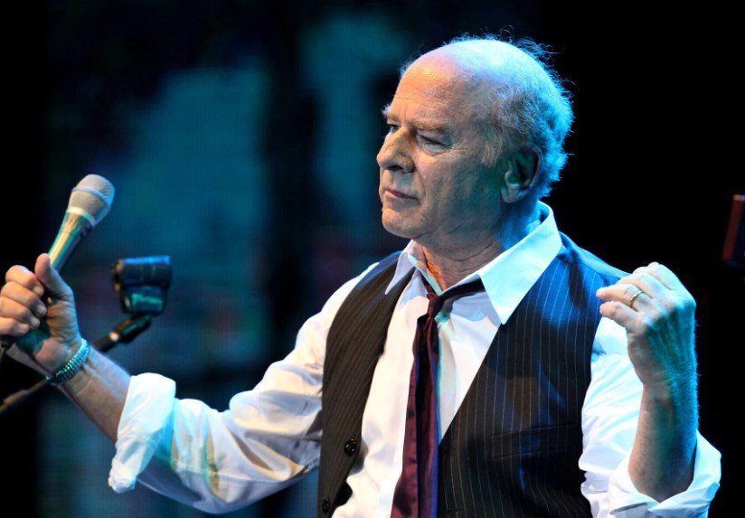 Art Garfunkel performing Tel Aviv