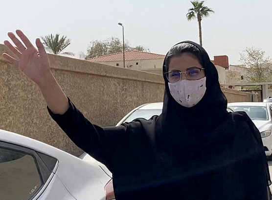 Loujain al-Hathloul driving towards Saudi