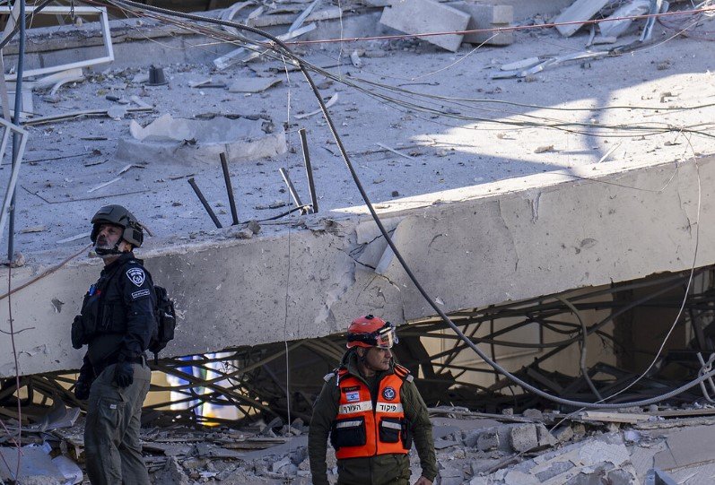 ben gurion airport missile strike threat yemen