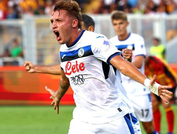 Mateo Retegui celebrating goal for Atalanta