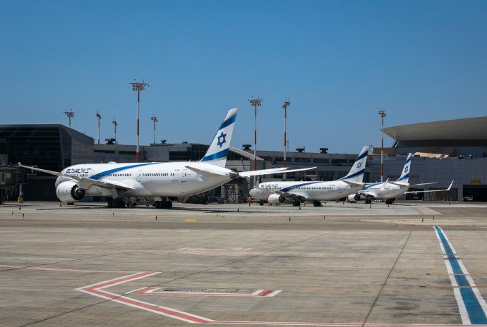 el al aircraft stranded passengers ben gurion airport