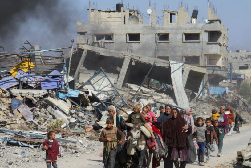gaza city airstrike humanitarian aid israel