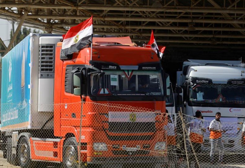 gaza water aid egypt uae trucks