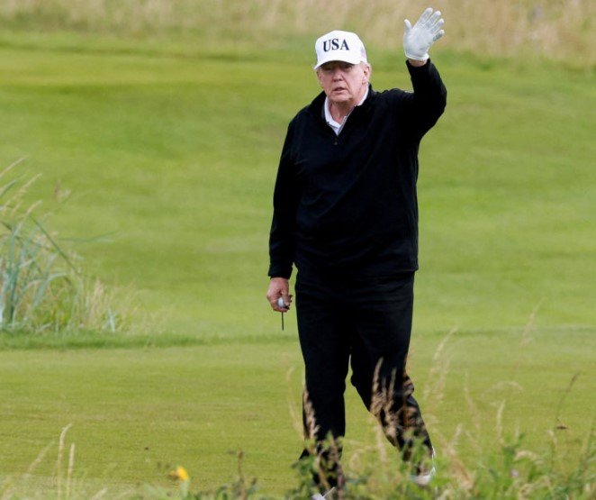 trump in scotland golf