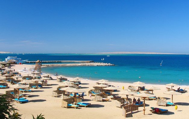 alhussam-tourism-samira-travel-anniversary
