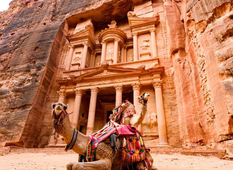 petra-jordan-tourist