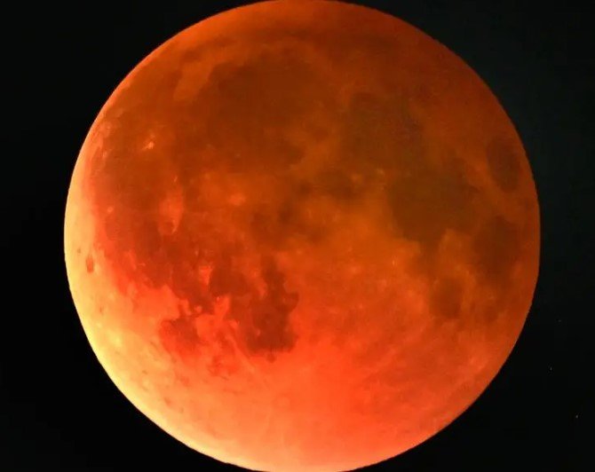 lunar eclipse blood moon
