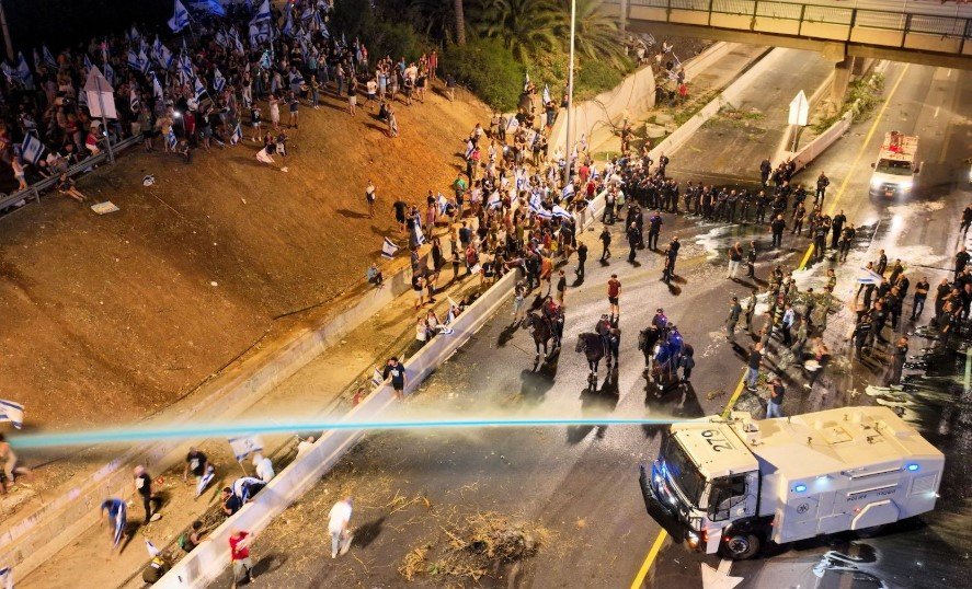 protesters in Tel Aviv