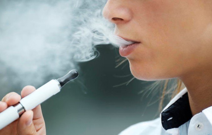 university students vaping
