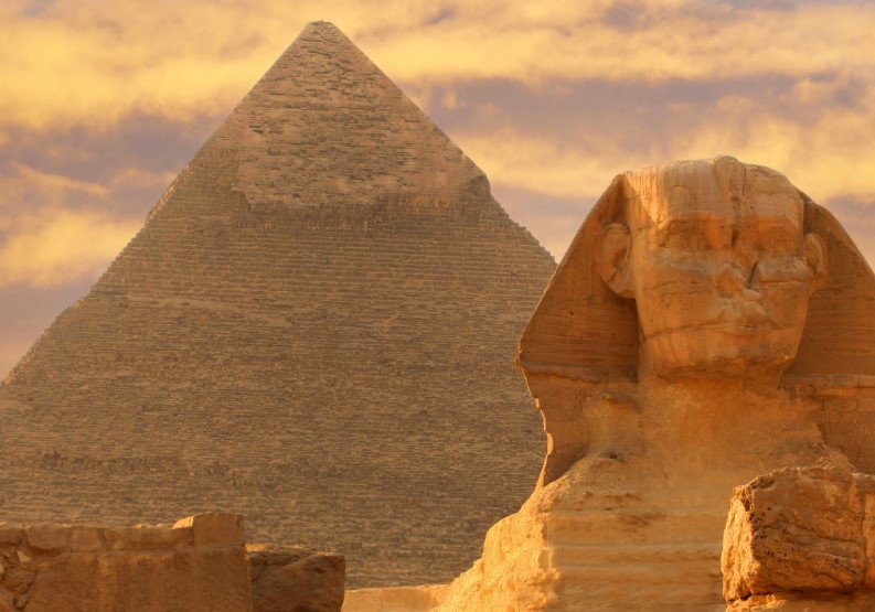 Egypt pyramids award