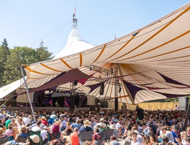 comedy festival crowd