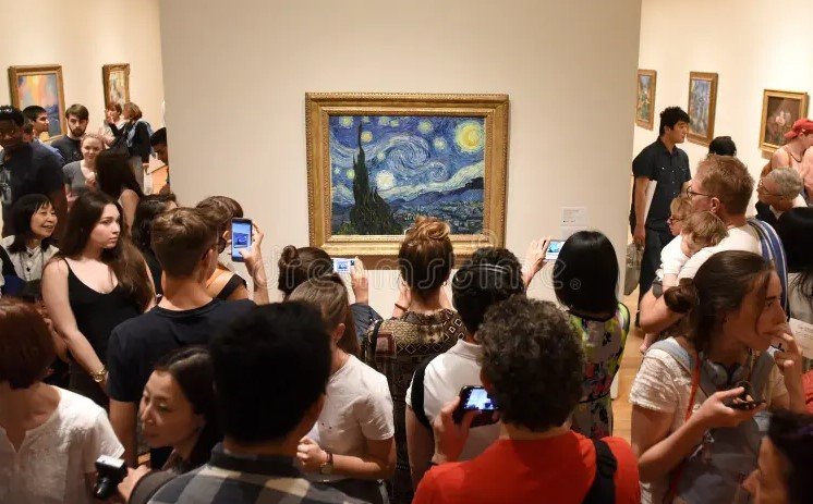 art exhibition crowd