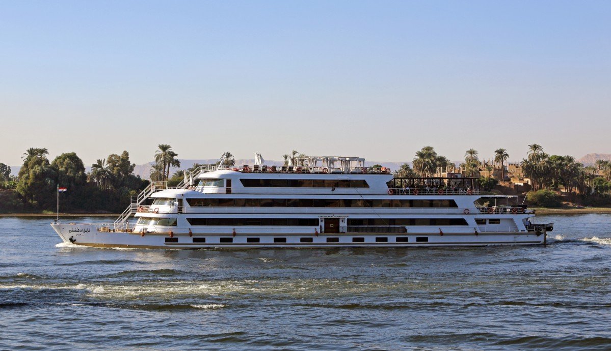 Nile cruise ship collision near Luxor