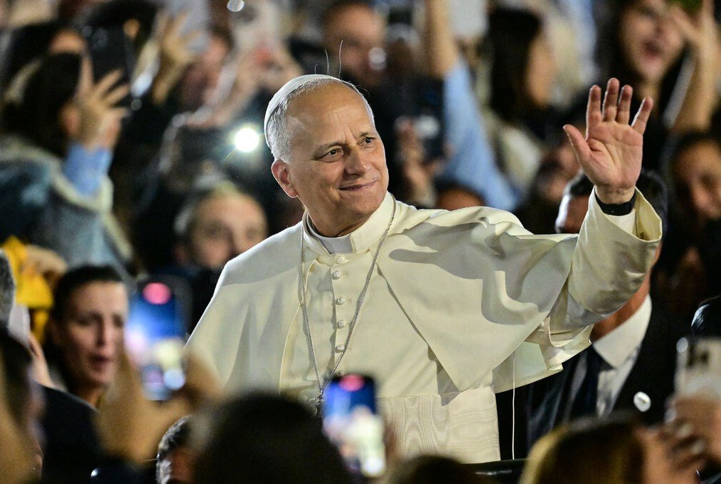 xiv lebanon visit martyrs square crowd