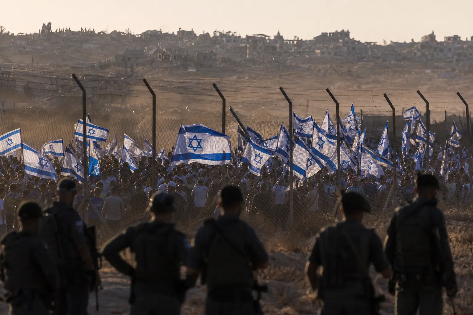 Israeli settlers march to Gaza border demanding settlement return